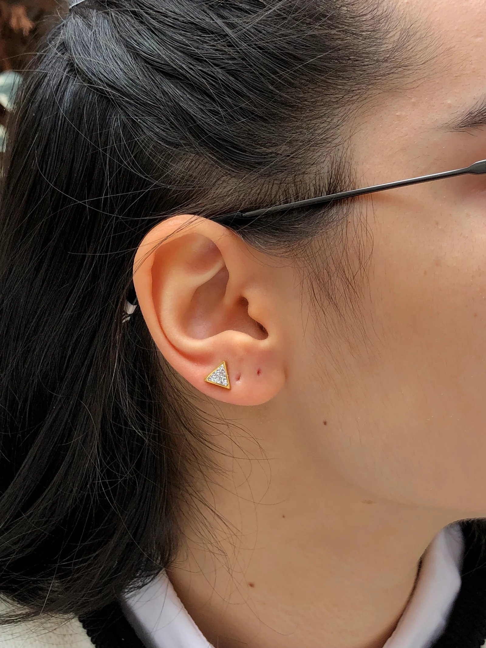 Tekli gold üçgen çelik küpe